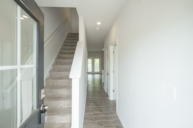 Building Photo - 2972 Mallard Dr