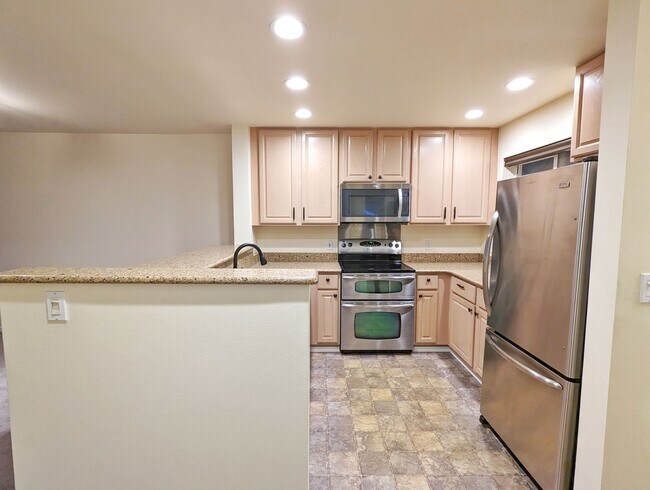 Foto del edificio - Pet friendly, 3BD/2BA, Douglas Condo Sgl G...