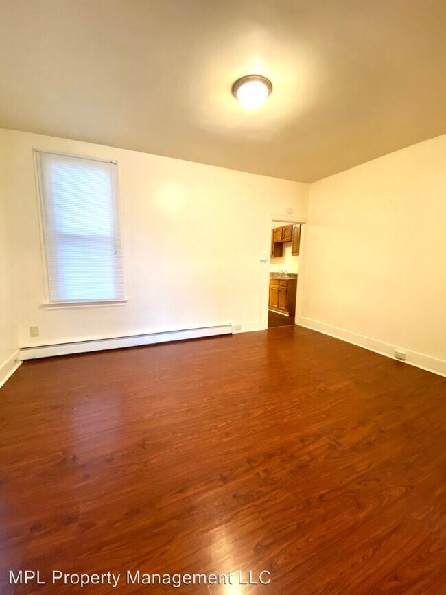 Building Photo - 4 br, 1.5 bath House - 136 S 3Rd St