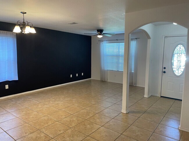 Building Photo - For Rent: Charming 3-Bedroom Brick Home