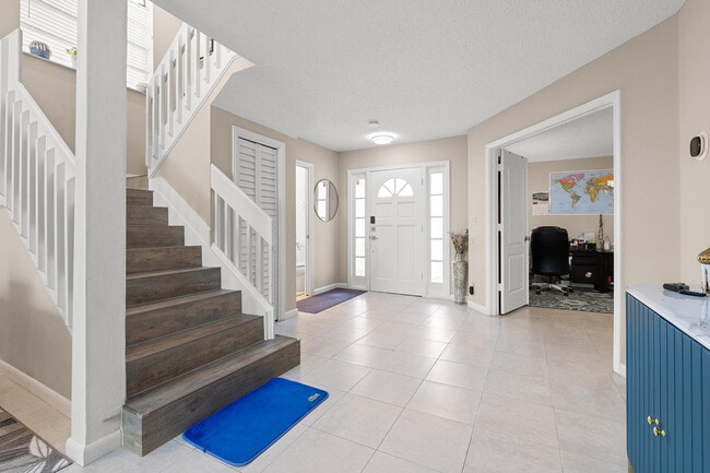 Building Photo - 9124 Villa Portofino Cir