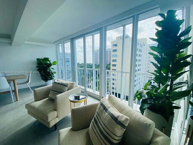 Foto del edificio - 590 Ocean Dr