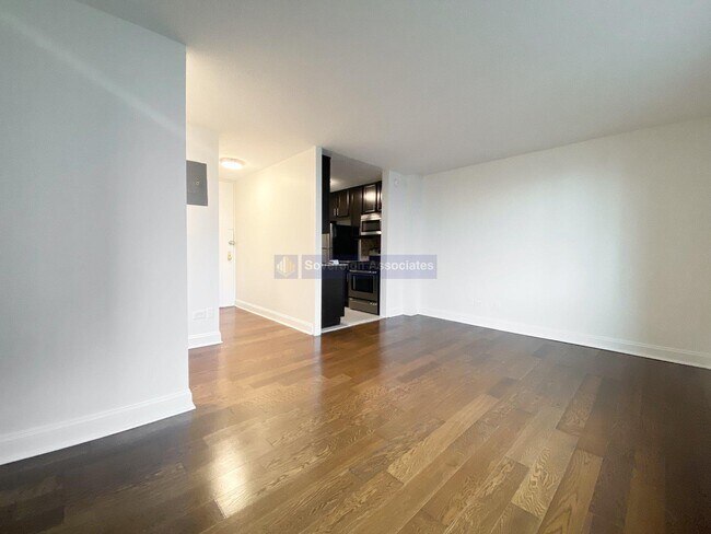 Foto del edificio - 3333 Broadway
