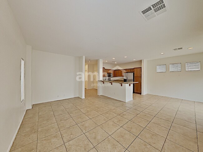 Foto del edificio - 1025 Maple Pines Ave