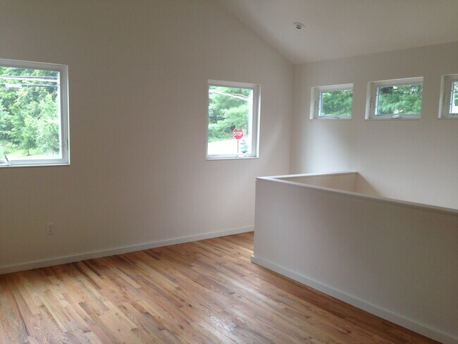 Foto del edificio - 1738 Main St