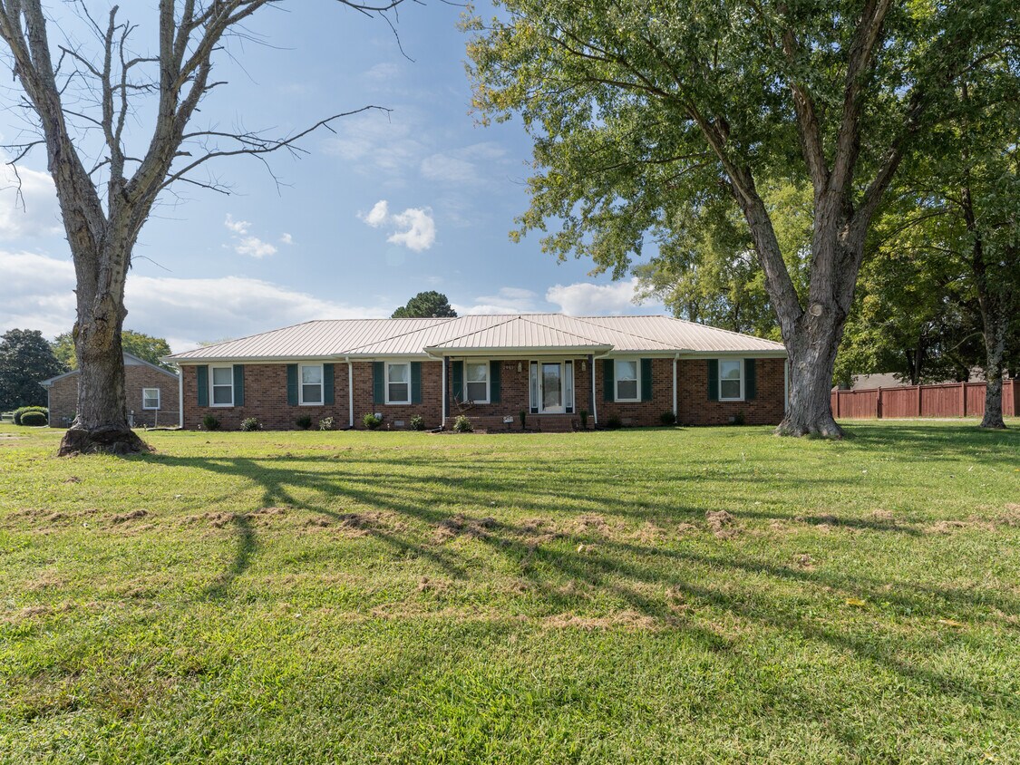 Foto principal - 2981 Bridle Dr