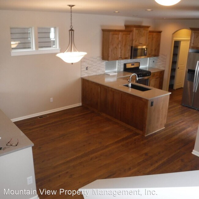 Building Photo - 3 br, 2.5 bath House - 20832 SE Gateway Drive