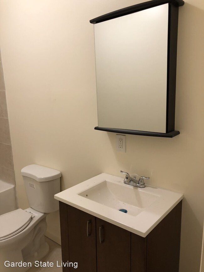 Foto del edificio - 4 br, 1 bath House - 416 S 16th Street