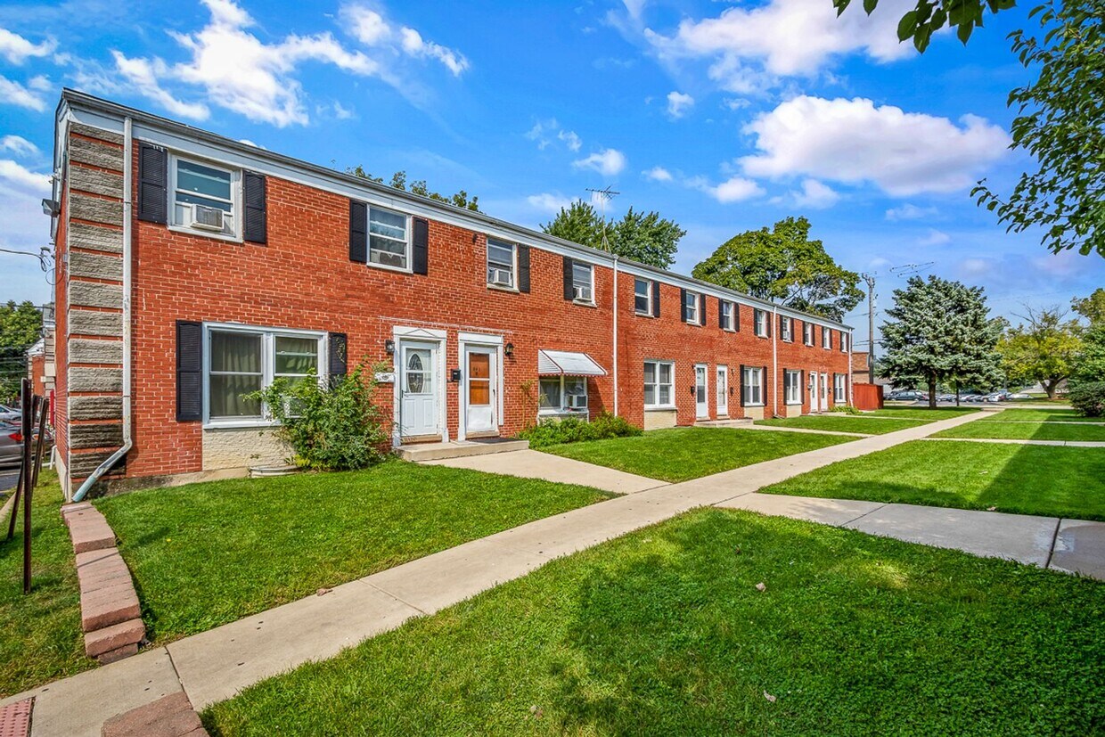 Foto principal - 843 McHenry Rd