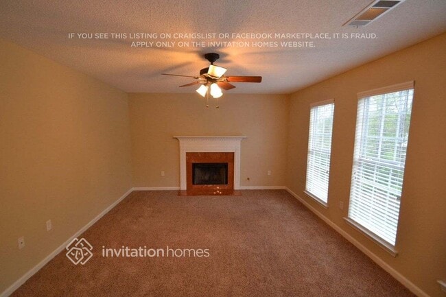 Foto del edificio - 5767 Village Loop
