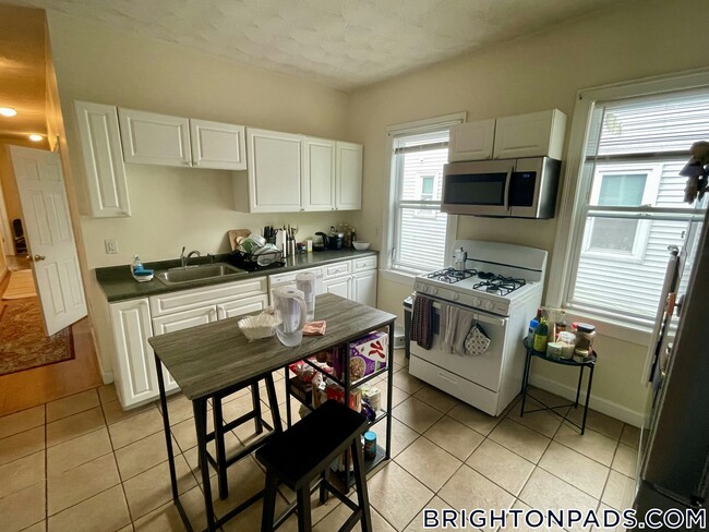 Building Photo - 40 Litchfield St