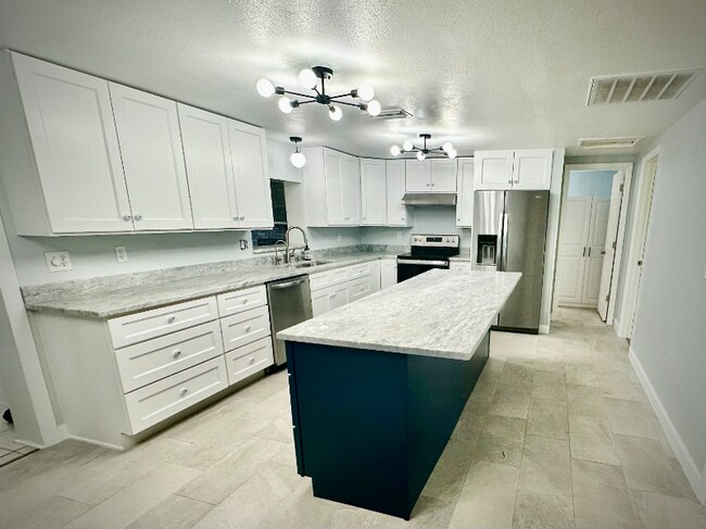 Photo - 11031 Circle S Rd House