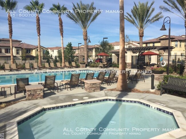 Foto del edificio - Condo in Temecula 3 Beds 2.5 Baths