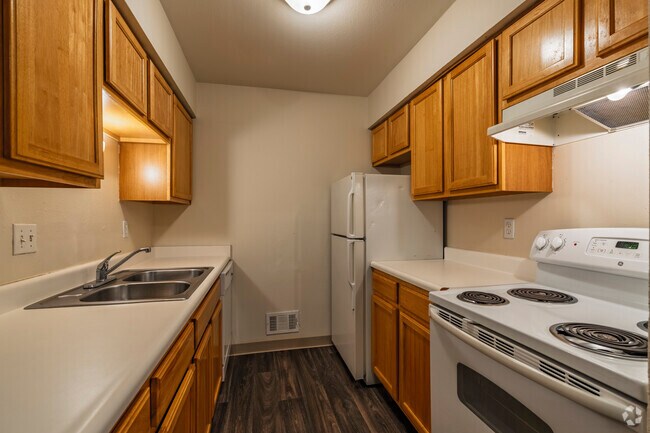 2 habitaciones, 1 baño - 750 pies cuadrados - Actualizado - Cocina - Springport Glen