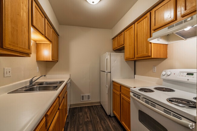 2BR, 1BA - 750SF - Updated - Kitchen - Springport Glen