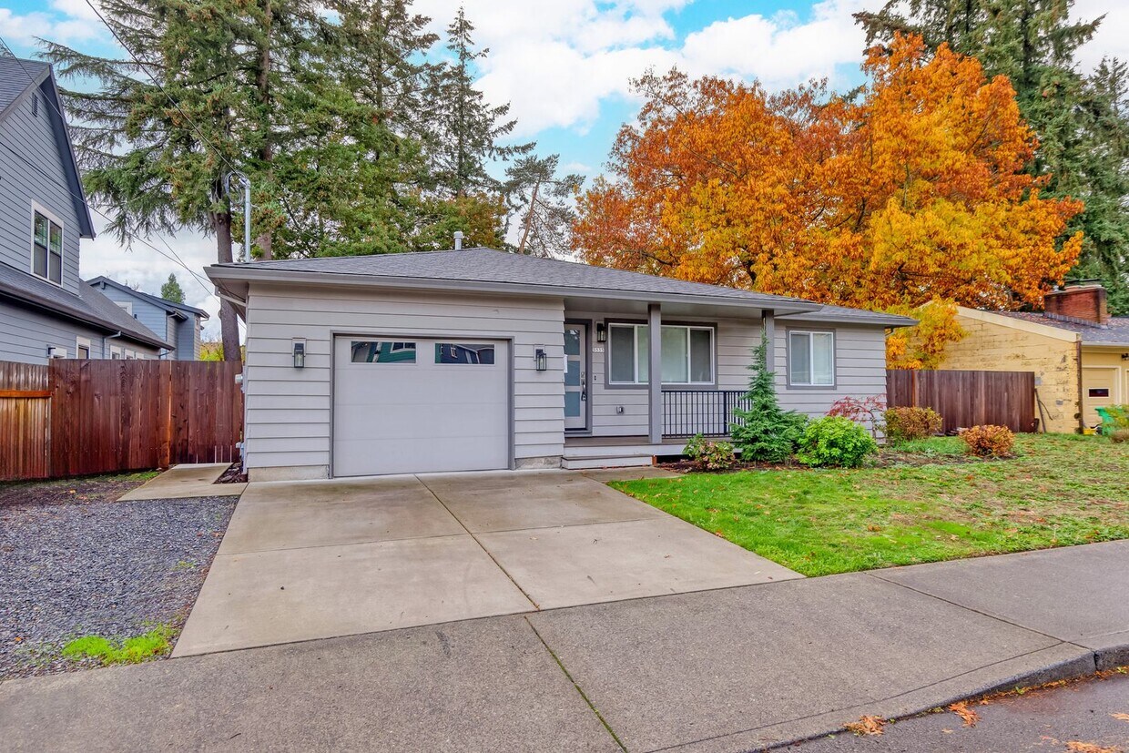 Primary Photo - 5535 SE 57th Ave