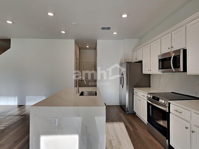 Foto del edificio - 6551 Atlantic Bch Ave
