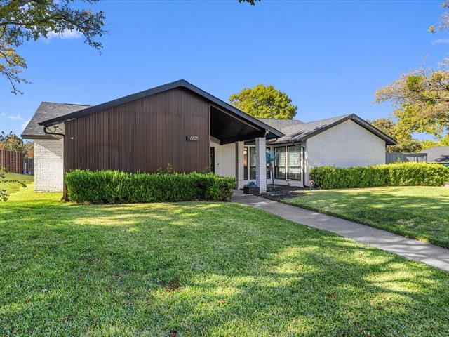 Building Photo - 16825 Park Hill Dr