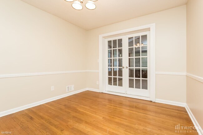 Foto del edificio - 951 Bramwell Ct