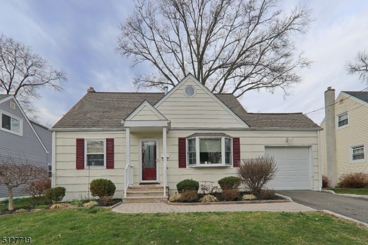 Foto principal - 7 Osage Dr