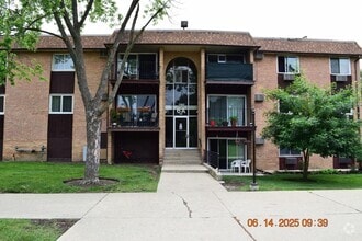 Building Photo - 1180 Meadow Ln