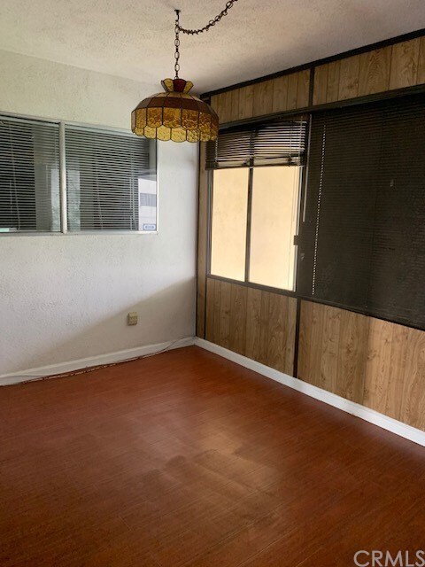 Foto del edificio - 449 S Barranca Ave