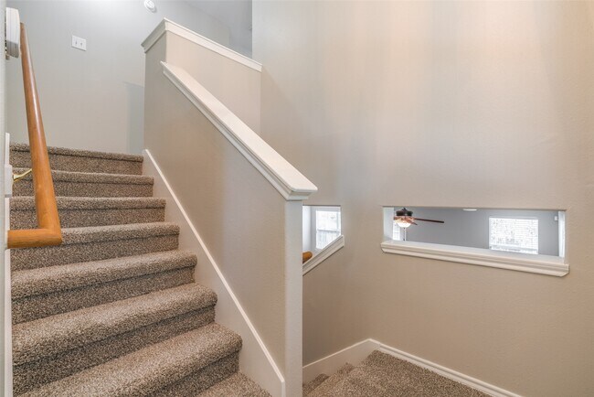 Foto del edificio - 34 Marble Rock Pl