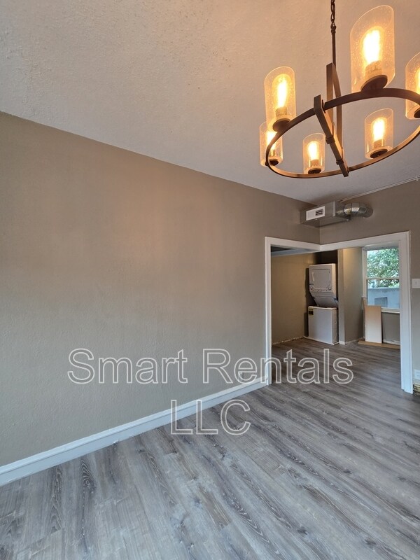 Foto del edificio - 4209 Ellenwood Ave