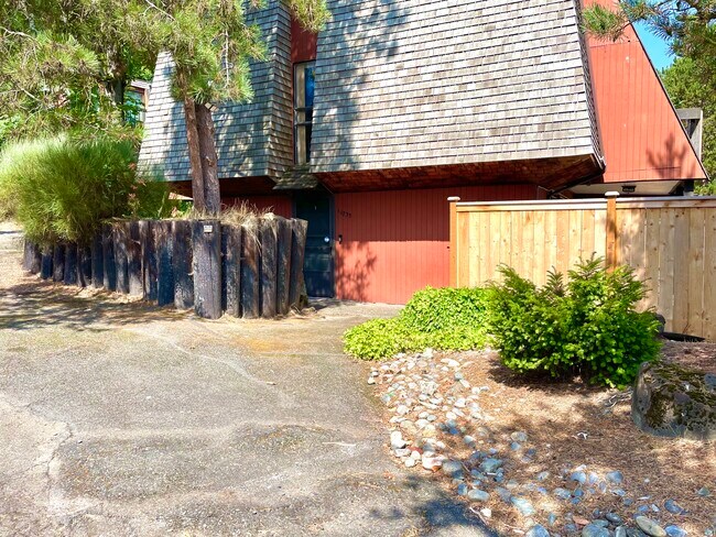 Foto del edificio - 10733 Burke Ave N