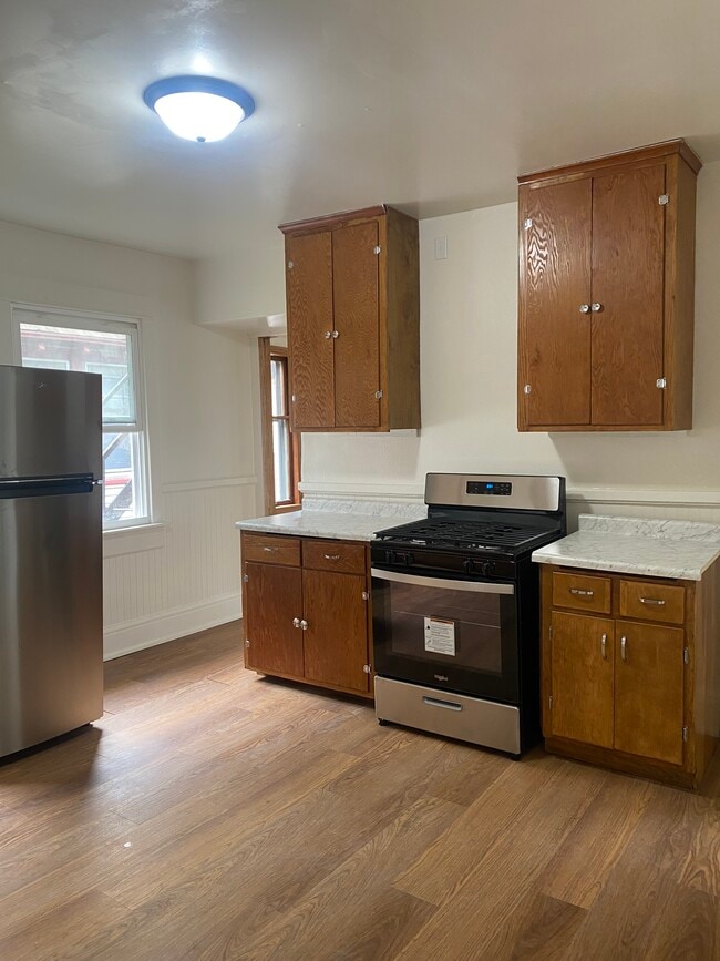 kitchen is U shaped - 2550 N 45th St
