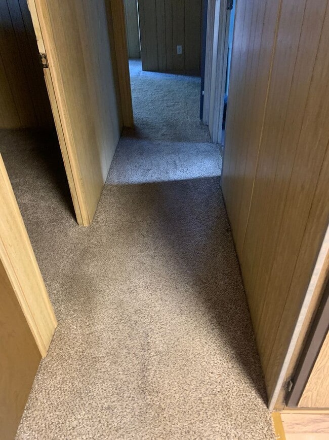 Building Photo - 2 Bedroom one bath Manufactured home on Cu...