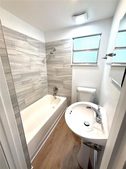 Foto del edificio - 4214 W Ohio Ave