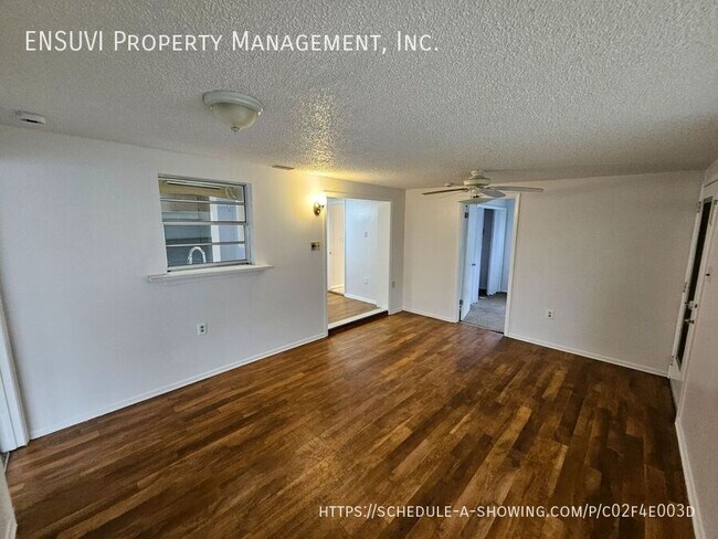 Foto del edificio - 7705 Farmlawn Dr