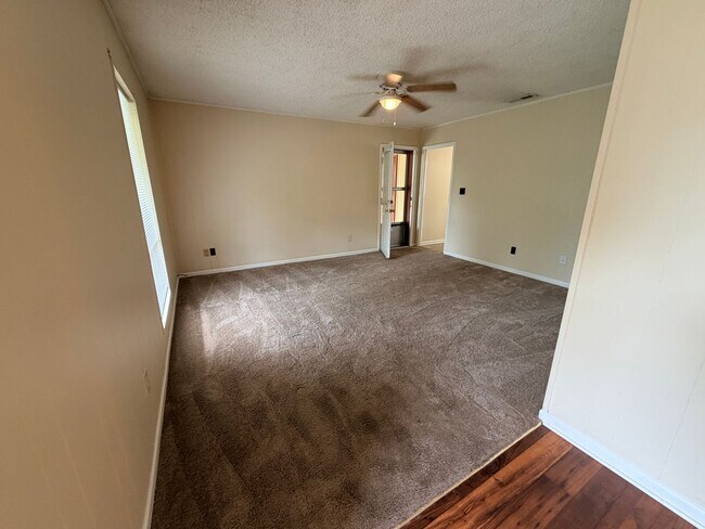 Foto del edificio - 3 Bedroom/2 Bath Home located in North Lowndes