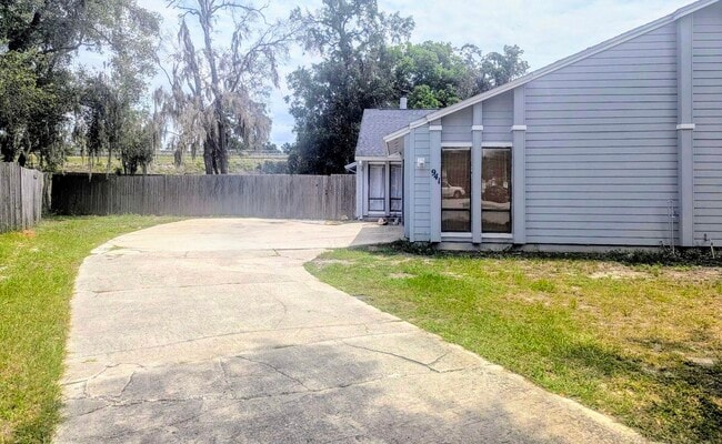 Building Photo - 941 Robinhood Ct