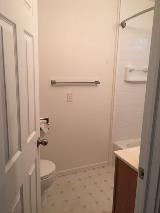 Foto del edificio - 345-347 NW 46th St