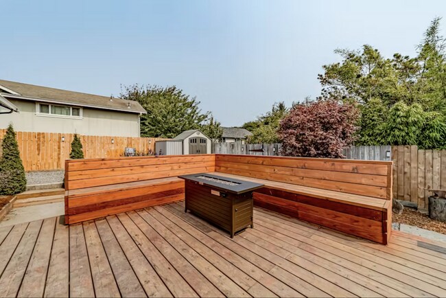 Foto del edificio - McKinleyville House Tier 2