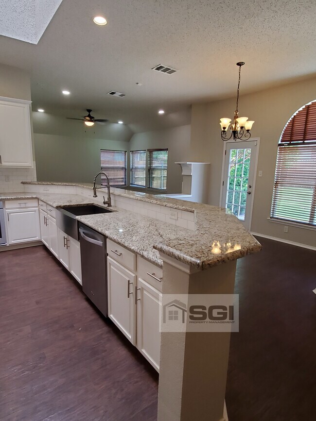 Foto del edificio - 8513 Viridian Ln