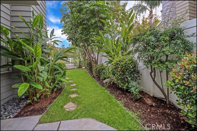 Building Photo - 34 Rainwood