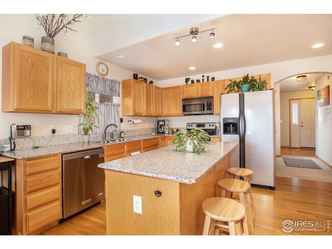 Foto del edificio - Charming 3-Bedroom Home with Loft and Expa...