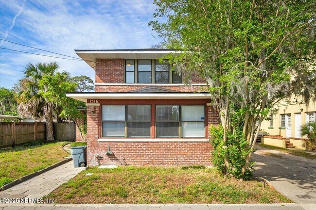 Foto del edificio - 1514 McDuff Ave S