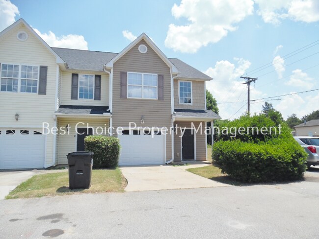 Foto del edificio - 111 Dayton School Rd