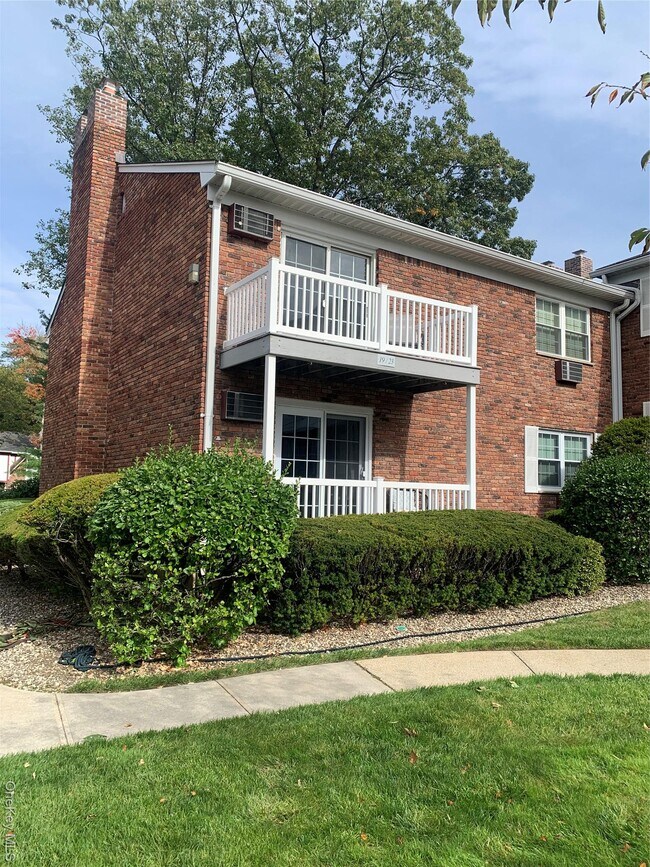 Foto del edificio - 23 Doxbury Ln