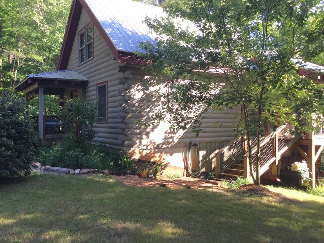 Building Photo - 192 Lake Oglethorpe Dr