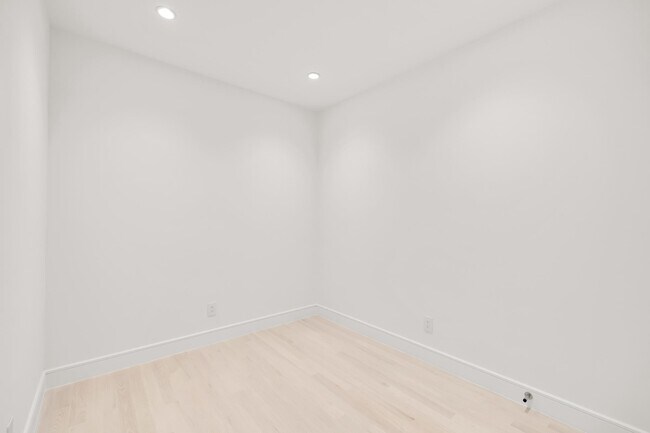 Building Photo - 1515 14th St NW
