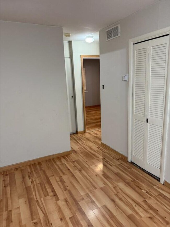 Building Photo - 1104/1106 Yuma Duplex