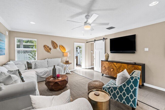 Foto del edificio - 124 Bonnie Briar Ln