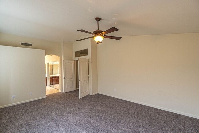 Building Photo - Great Chandler Location! This 5 bed/3 bath...