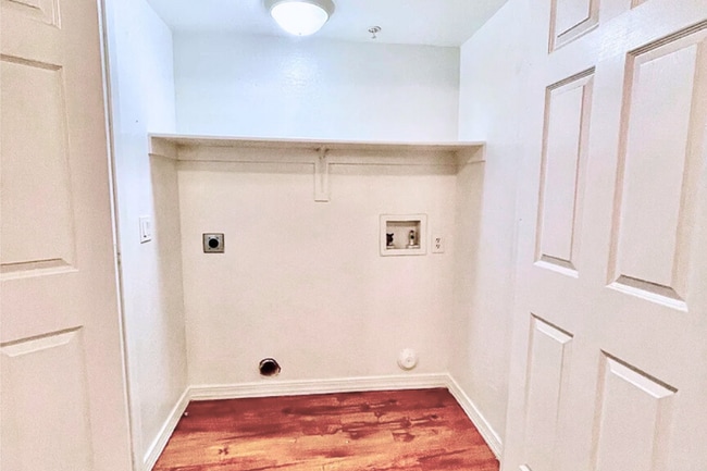 Building Photo - 2324 W Lone Cactus Dr