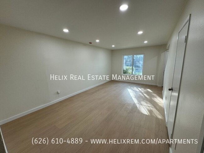 Building Photo - 1933 E Villa St